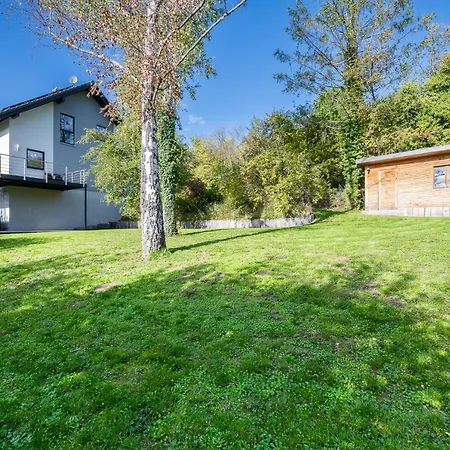 Garden Holiday home *